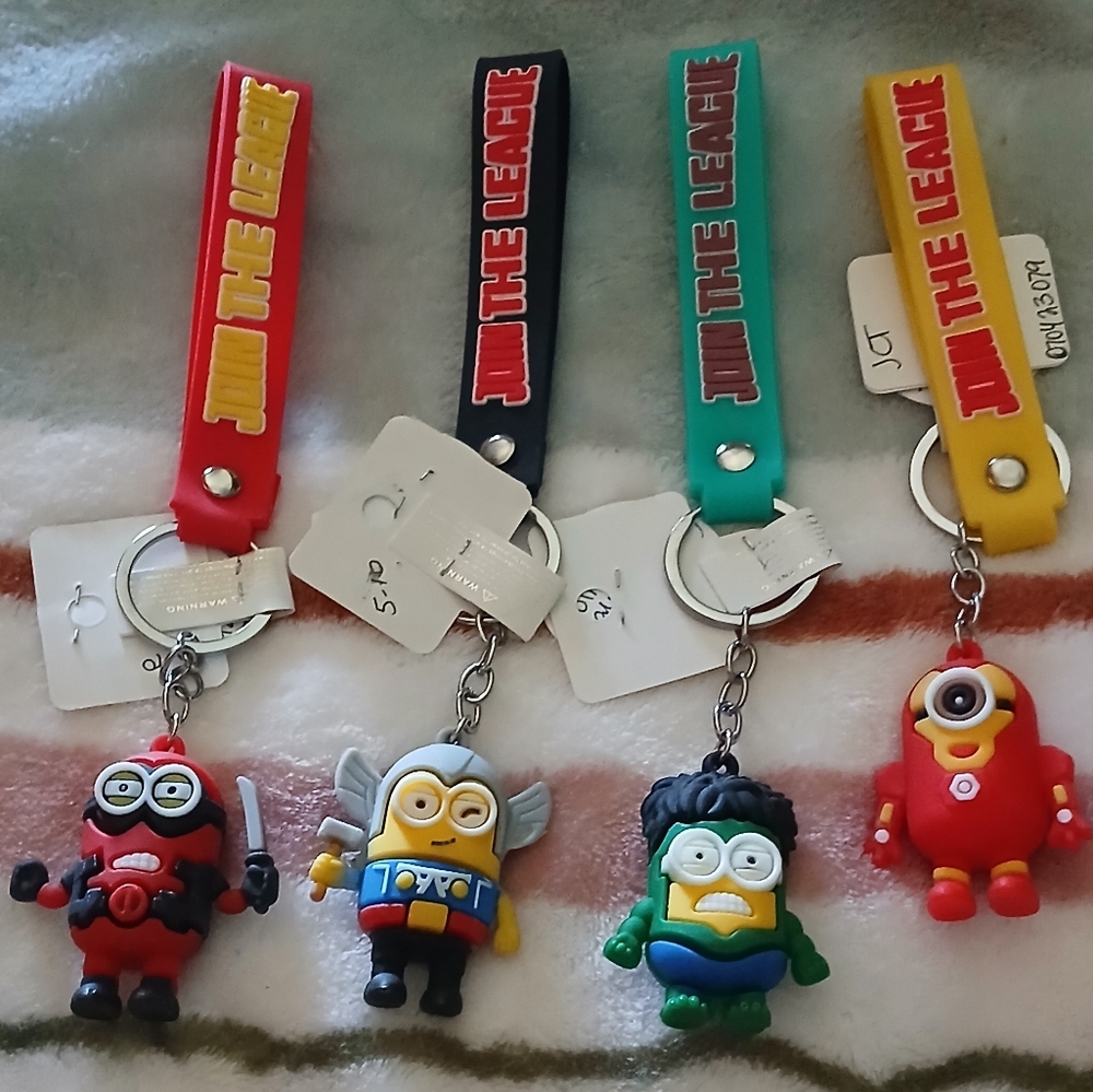 Minion Character Keychain Set - Multicolor